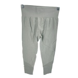 SHEIN Women's High-Waisted Seamless Scrunch-Butt Cropped Leggings Gray Large